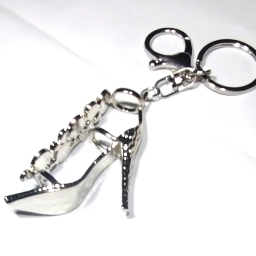 Steletto Crystal & Pearl Keychain NWOT Silver Tone